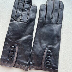 Bruno Magli Leather gloves with 100% cashmere lining